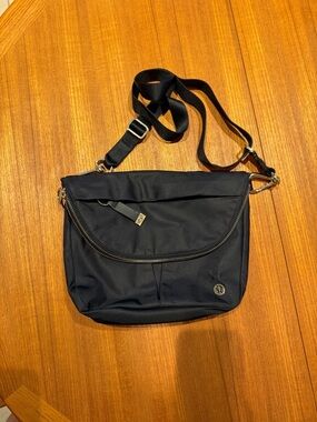 lululemon athletica Black Nylon All Night Festival Bag 5L